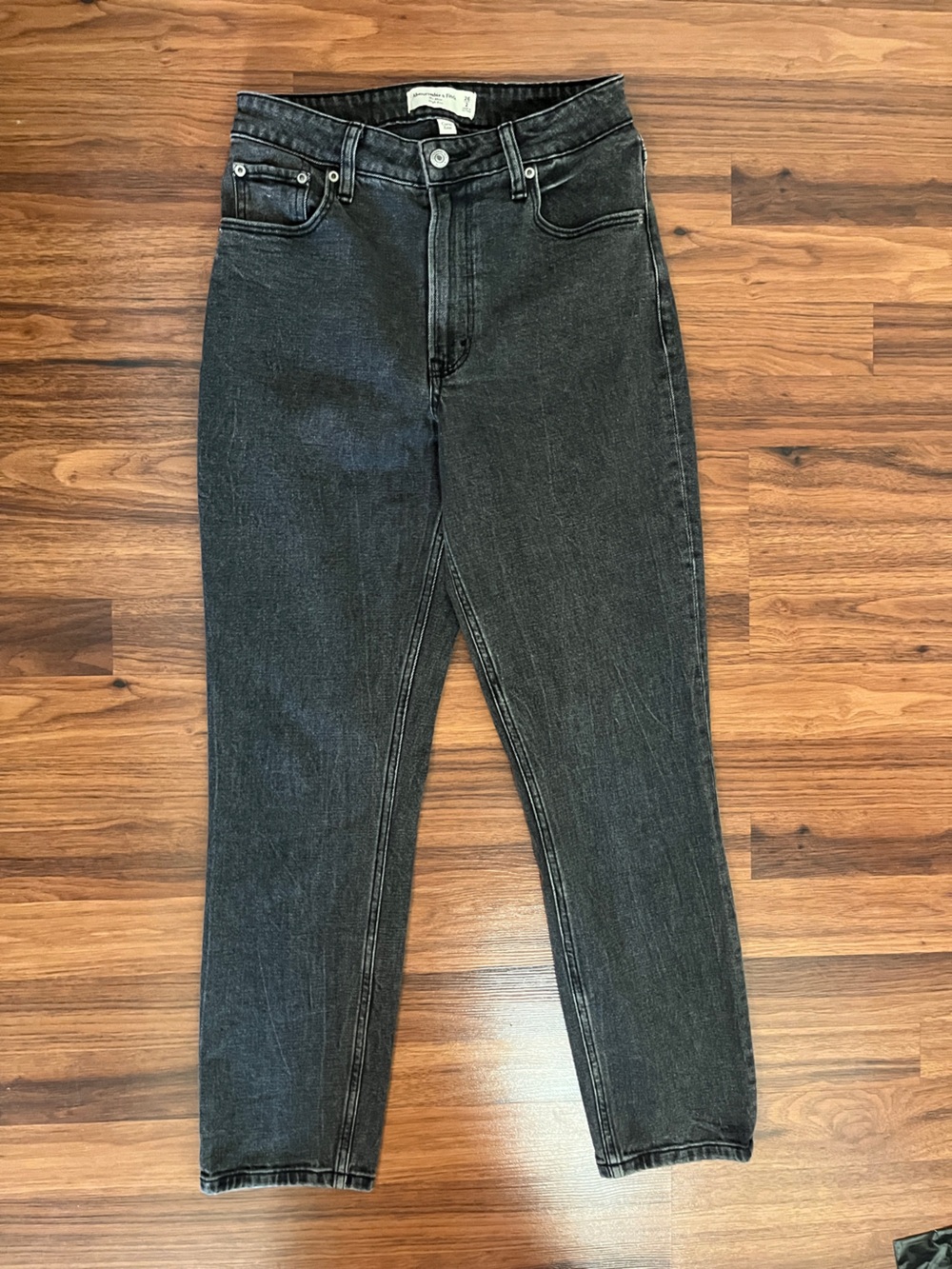 Abercrombie & Fitch: Curve Love “The Mom” High Rise Size 2 Waist 26
